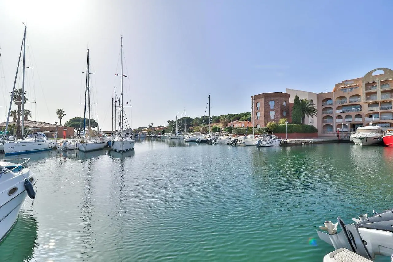 Studio Hyeres Port France