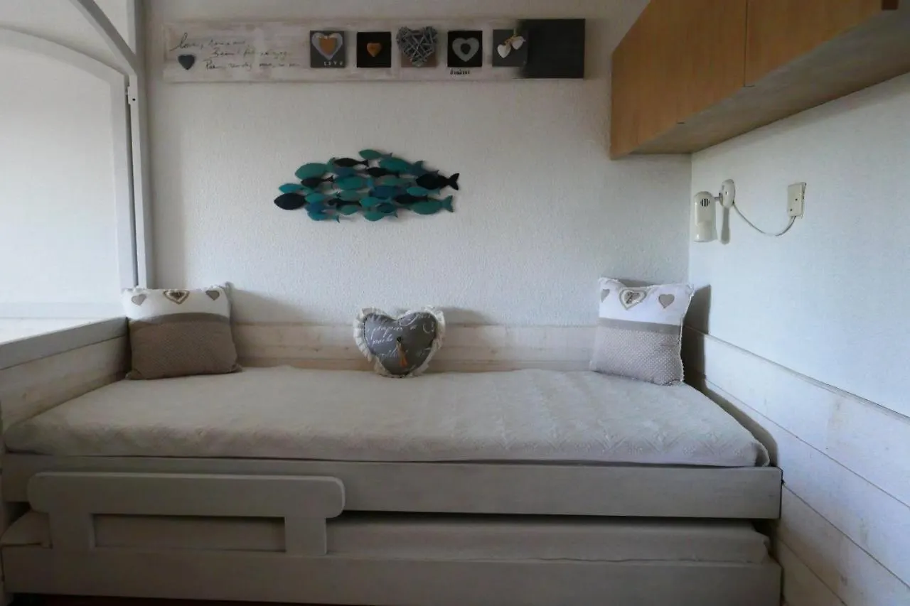 Studio Hyeres Port 0*,
